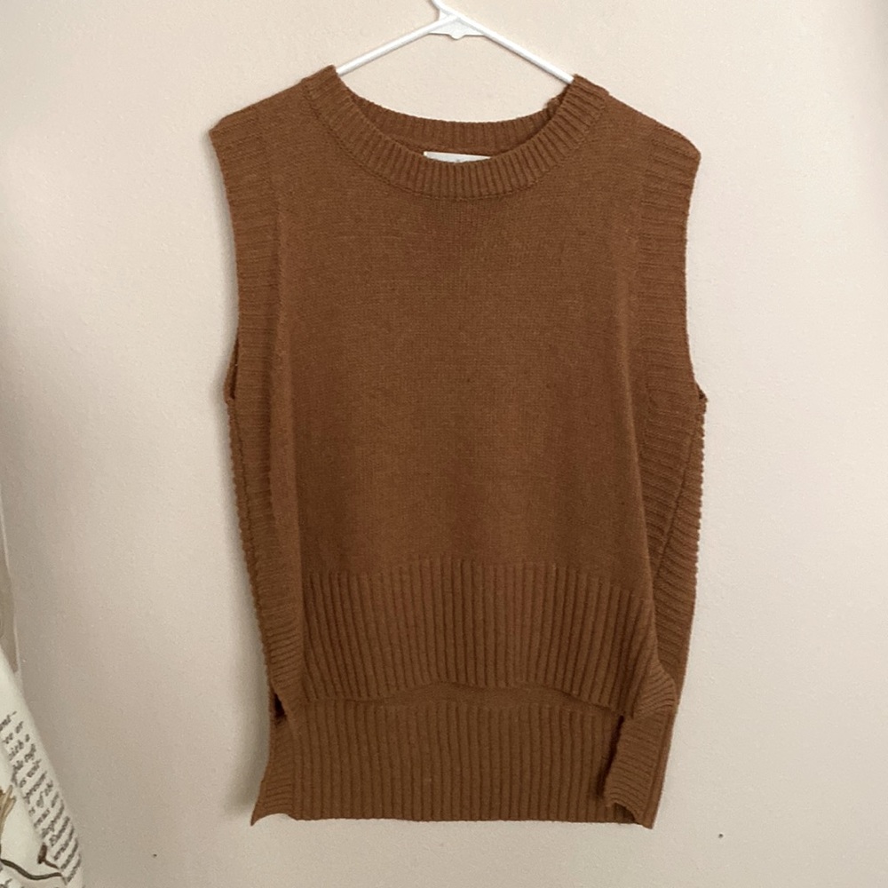Sweater vest